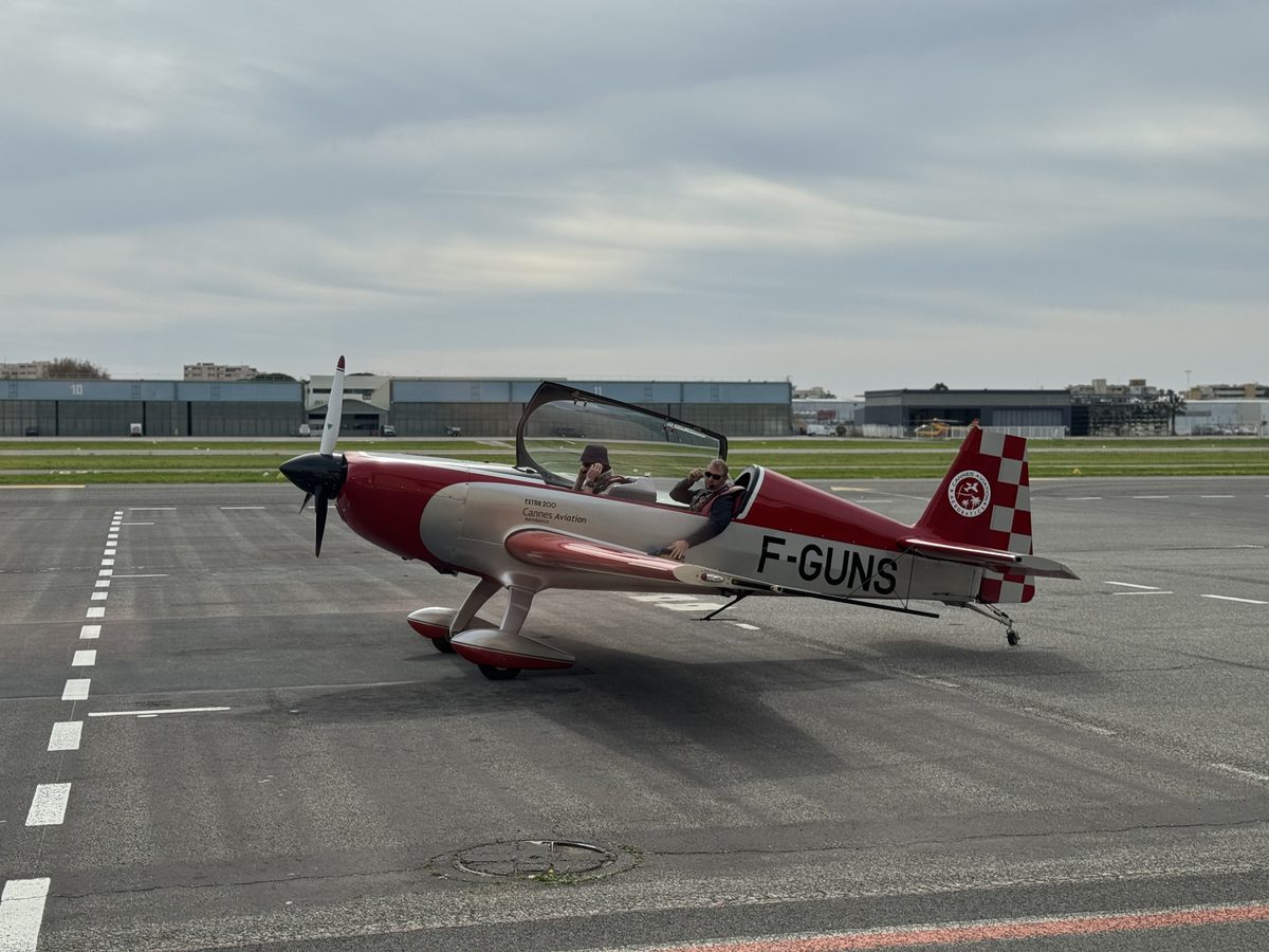 Advanced UPRT — Extra 200 — upset recovery training, Cannes Aviation Aerobatics